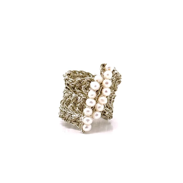 Χειροποίητο δαχτυλίδι ασημένιο επιχρυσωμένο νήμα μαργαριτάρια