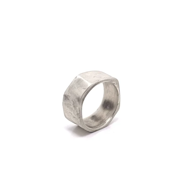 Χειροποίητο ασημένιο ματ αντρικό δαχτυλίδι τετραγωνισμένο