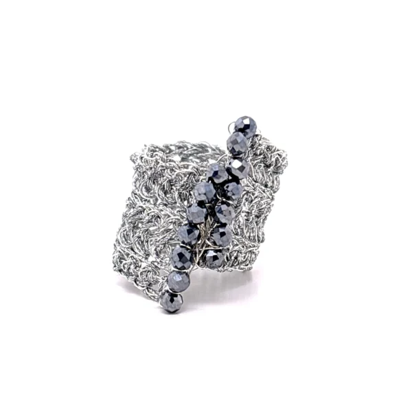 Χειροποίητο δαχτυλίδι ασημένιο νήμα κροσέ αιματίτης