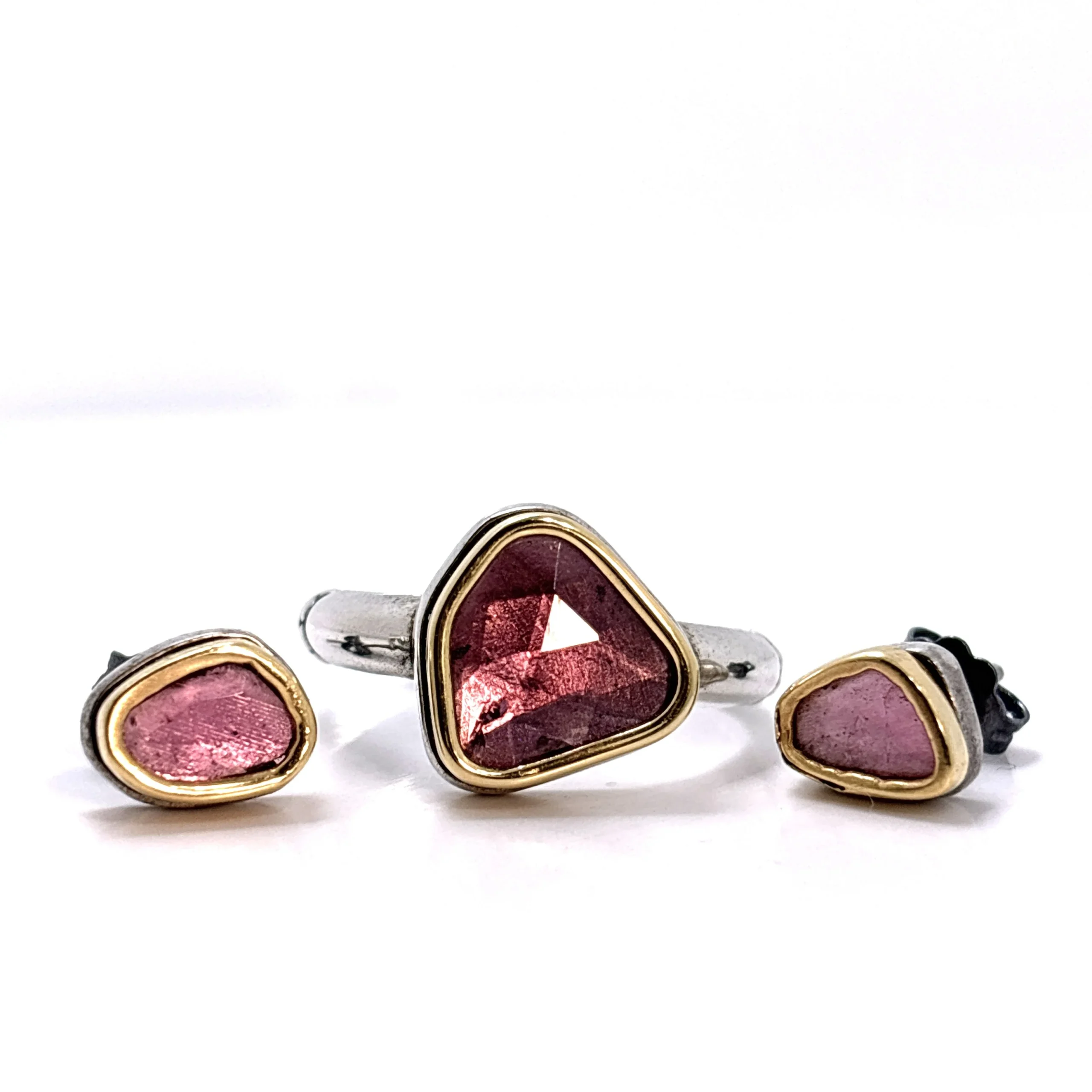 Χειροποίητα σκουλαρίκια και δαχτυλίδι με χρυσό 18κ και ροζ τουρμαλίνη